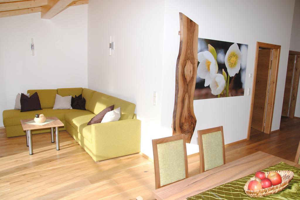 Kronhofer - Apartments & Erlebnis-Imkerei Hermagor-Pressegger See Esterno foto